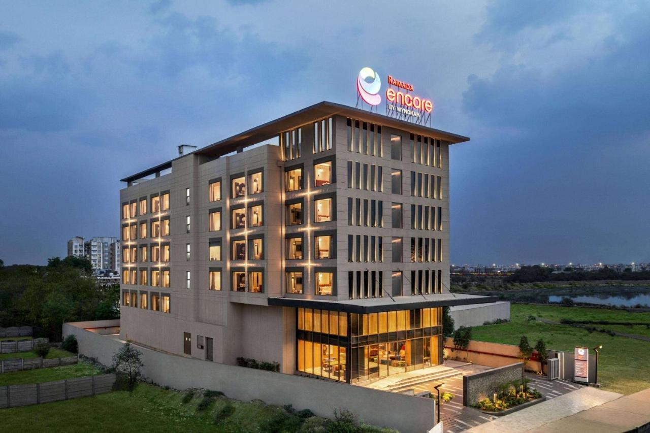 Ramada Encore By Wyndham Indore Nipania Екстер'єр фото